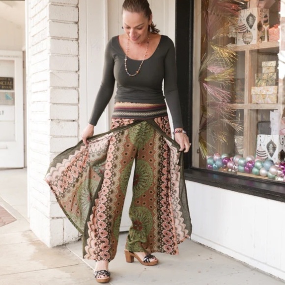 NEW Bali Queen Pocahontas Wide Leg High Rise Pants Embroidered Beach Travel - Picture 4 of 16